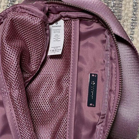 *** SOLD *** lululemon Wear Everywhere Belt Bag - Picture 6 of 9